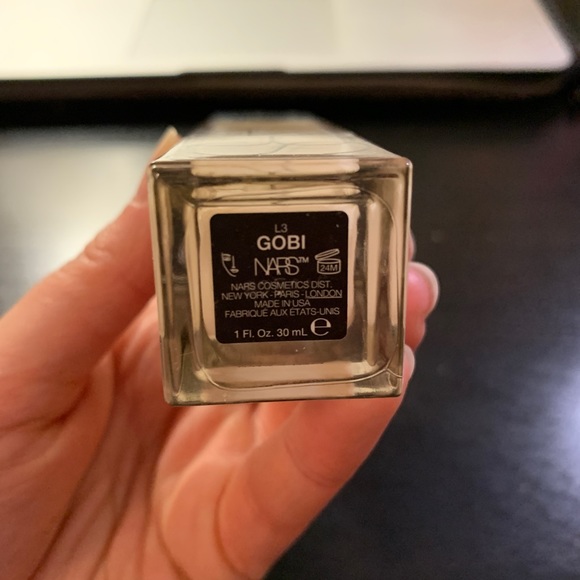 NARS Radiant Longwear Foundation in Gobi - Picture 3 of 3